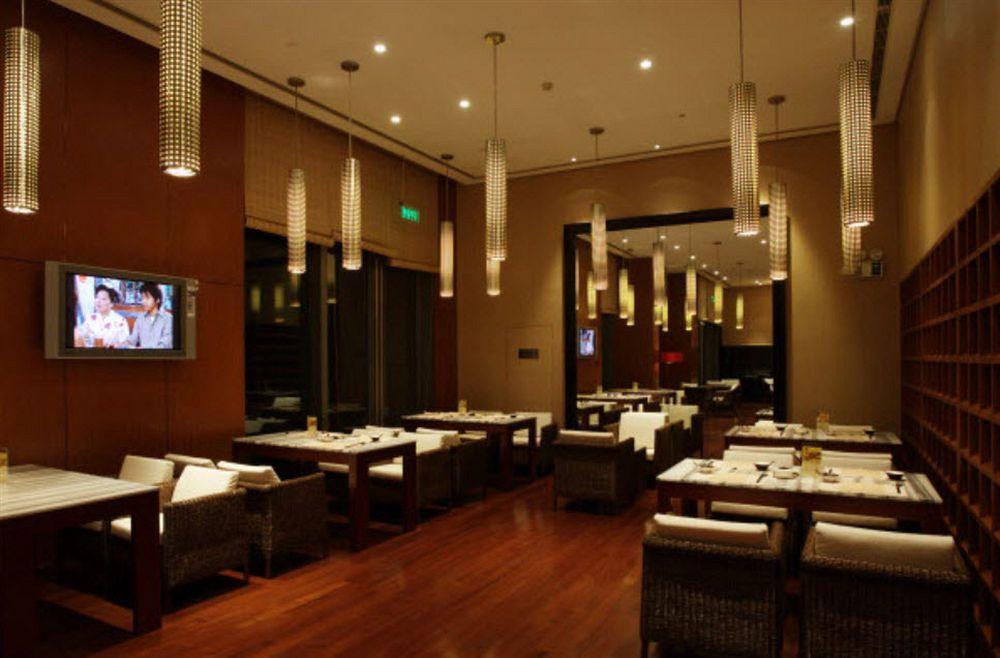 Howard Johnson Plaza Lingang Shanghai Nanhui Екстериор снимка