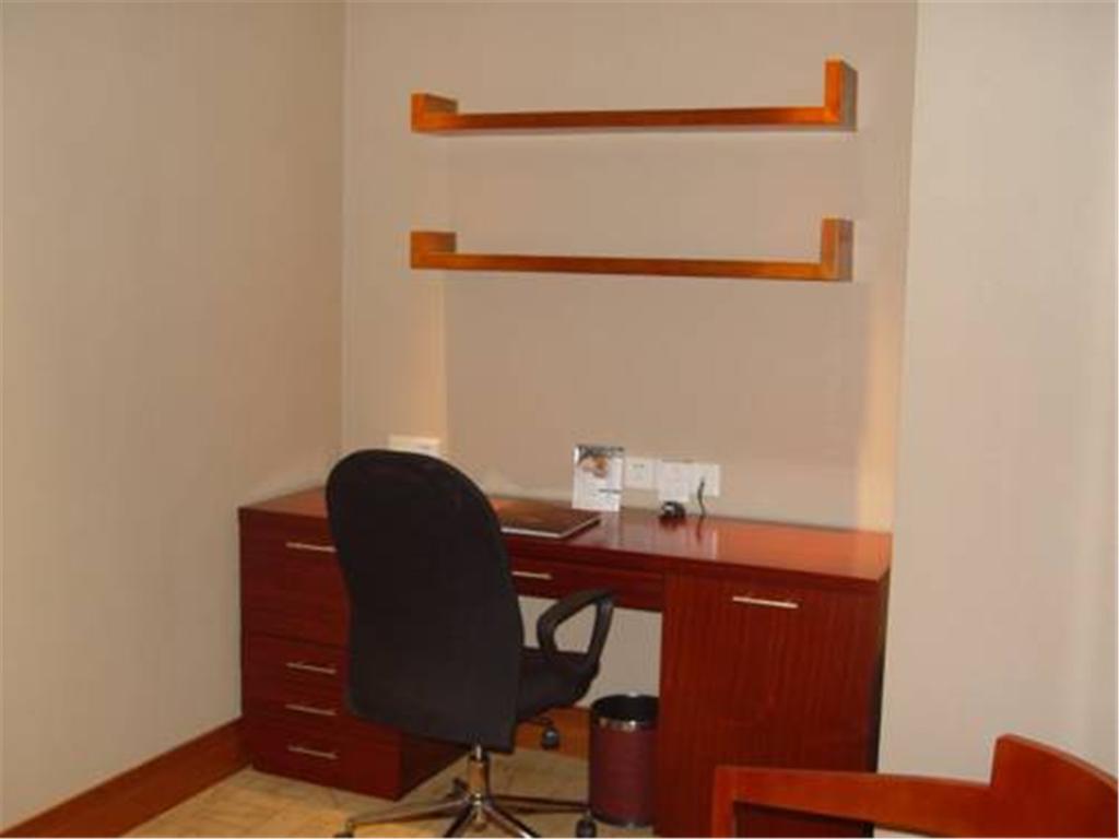 Howard Johnson Plaza Lingang Shanghai Nanhui Екстериор снимка