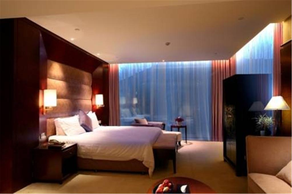 Howard Johnson Plaza Lingang Shanghai Nanhui Екстериор снимка