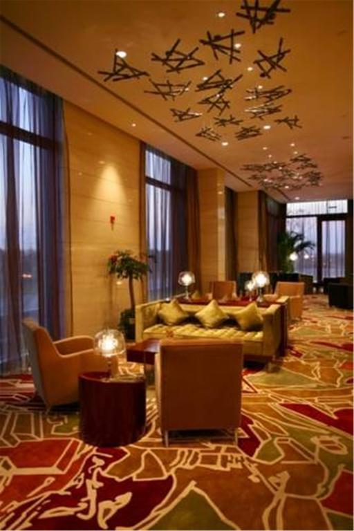 Howard Johnson Plaza Lingang Shanghai Nanhui Екстериор снимка
