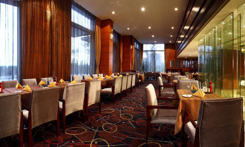 Howard Johnson Plaza Lingang Shanghai Nanhui Екстериор снимка