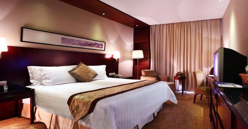 Howard Johnson Plaza Lingang Shanghai Nanhui Екстериор снимка