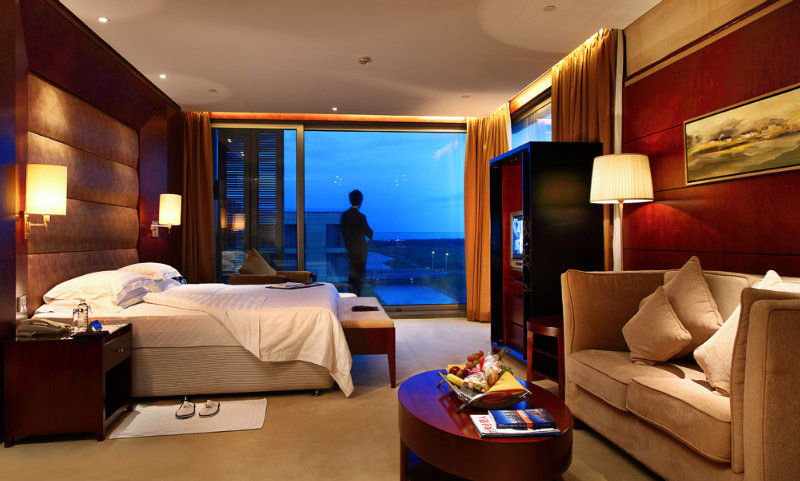 Howard Johnson Plaza Lingang Shanghai Nanhui Екстериор снимка